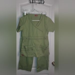 Dickies/ scrub set / xs / green/ good condition/
